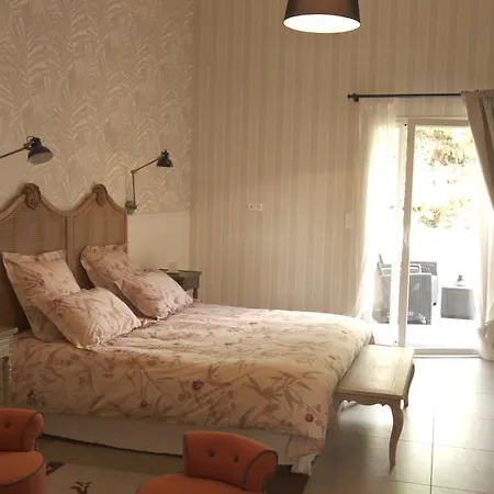 La Petite Girondine, La Suite... Гостевой дом Pujols (Gironde)